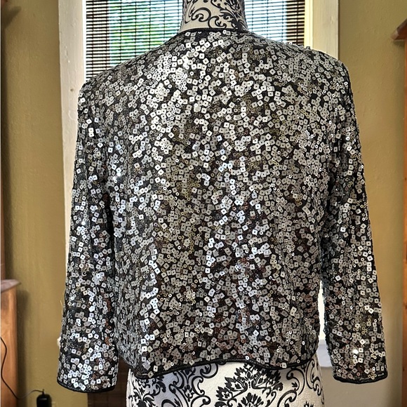 Peter Nygard sequined women’s jacket. Size small. - Picture 5 of 6